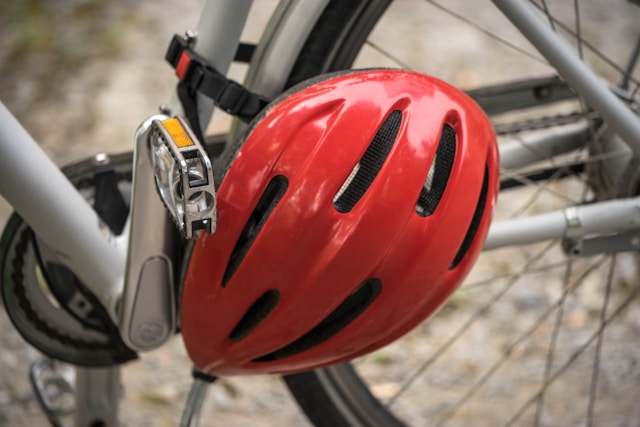 Loire-Atlantique : le casque et le gilet rétroréfléchissant désormais obligatoires pour les usagers de trottinettes électriques